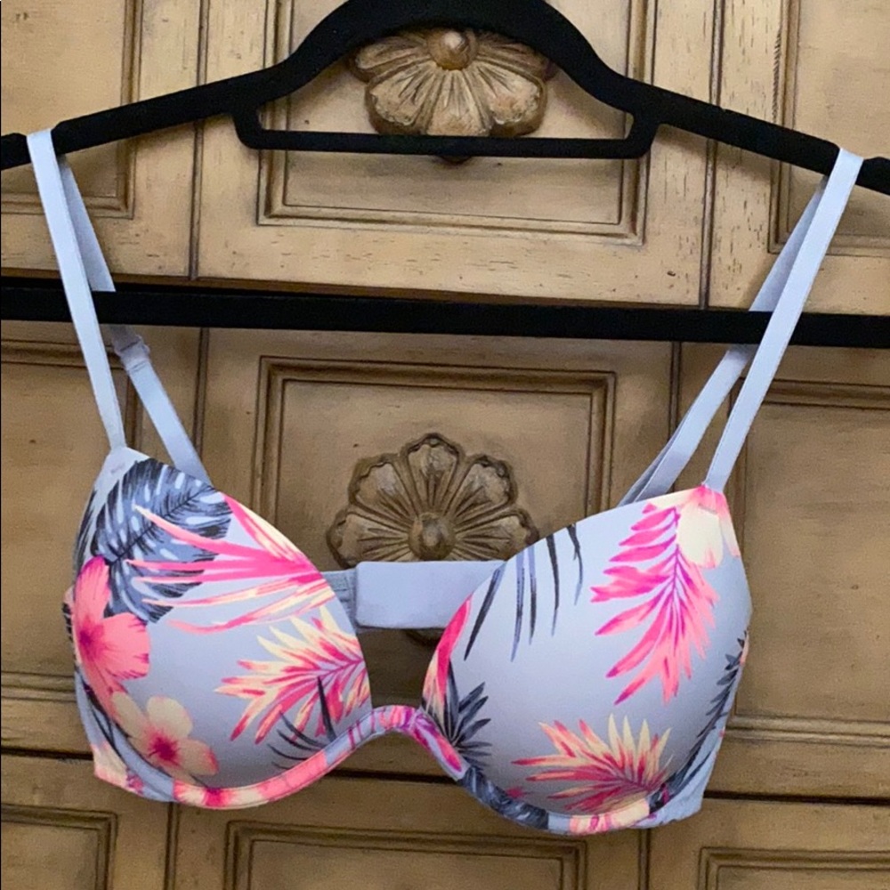 Pink Victoria Secret bra